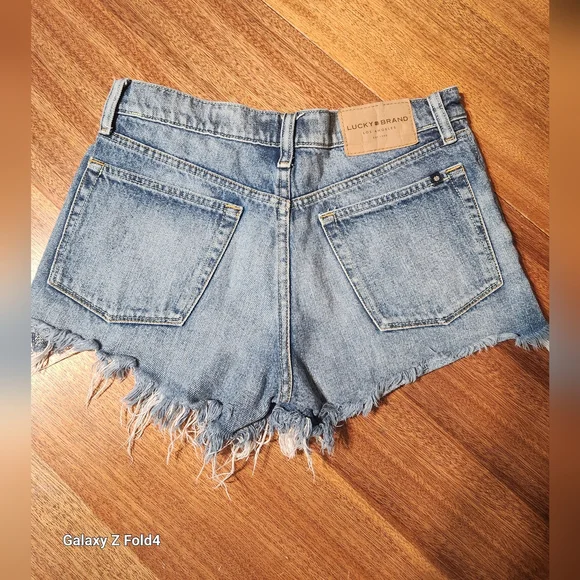 Lucky Brand Denim Frayed Hem Women Shorts Teen Sz 2/26 - Picture 3 of 10